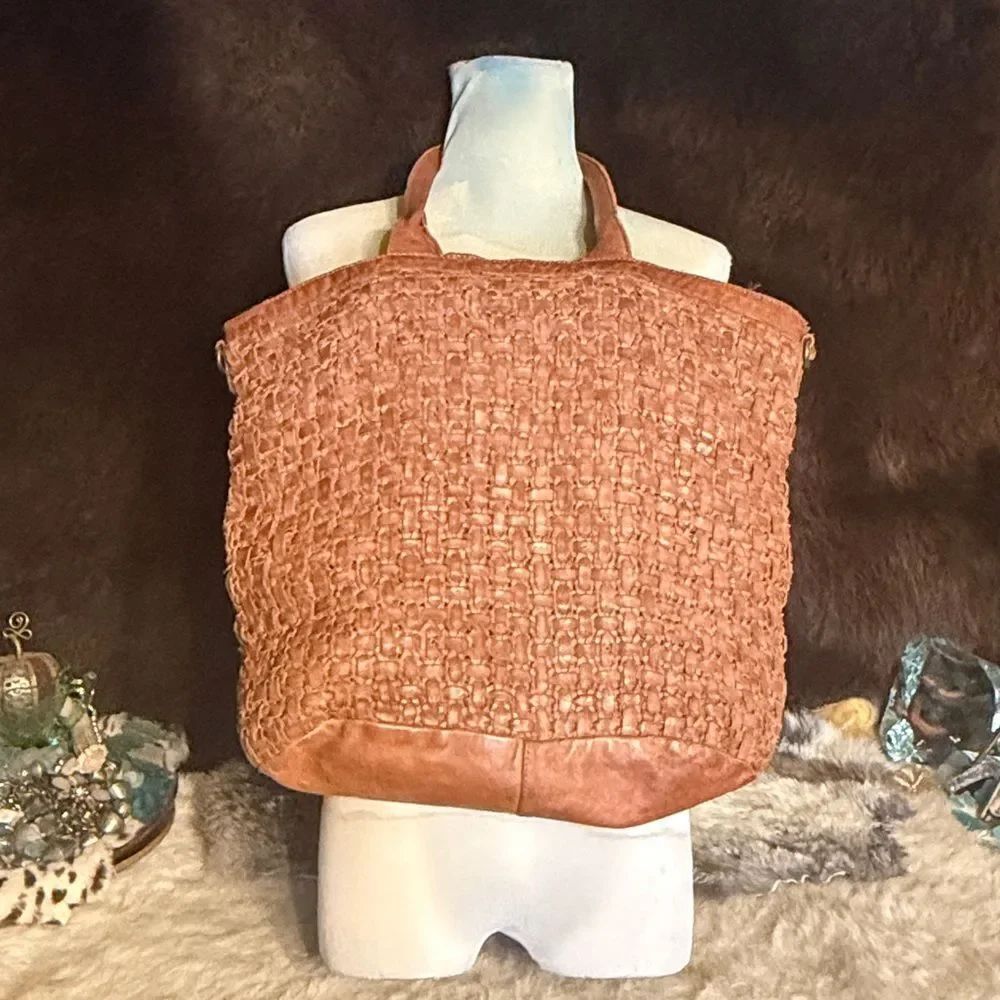 Woven Leather Tote Bag in Rustic Tan (5515) - Picture 2 of 4